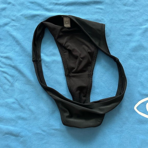 Aerie black bikini set. Underwire bikini top. - Picture 3 of 5